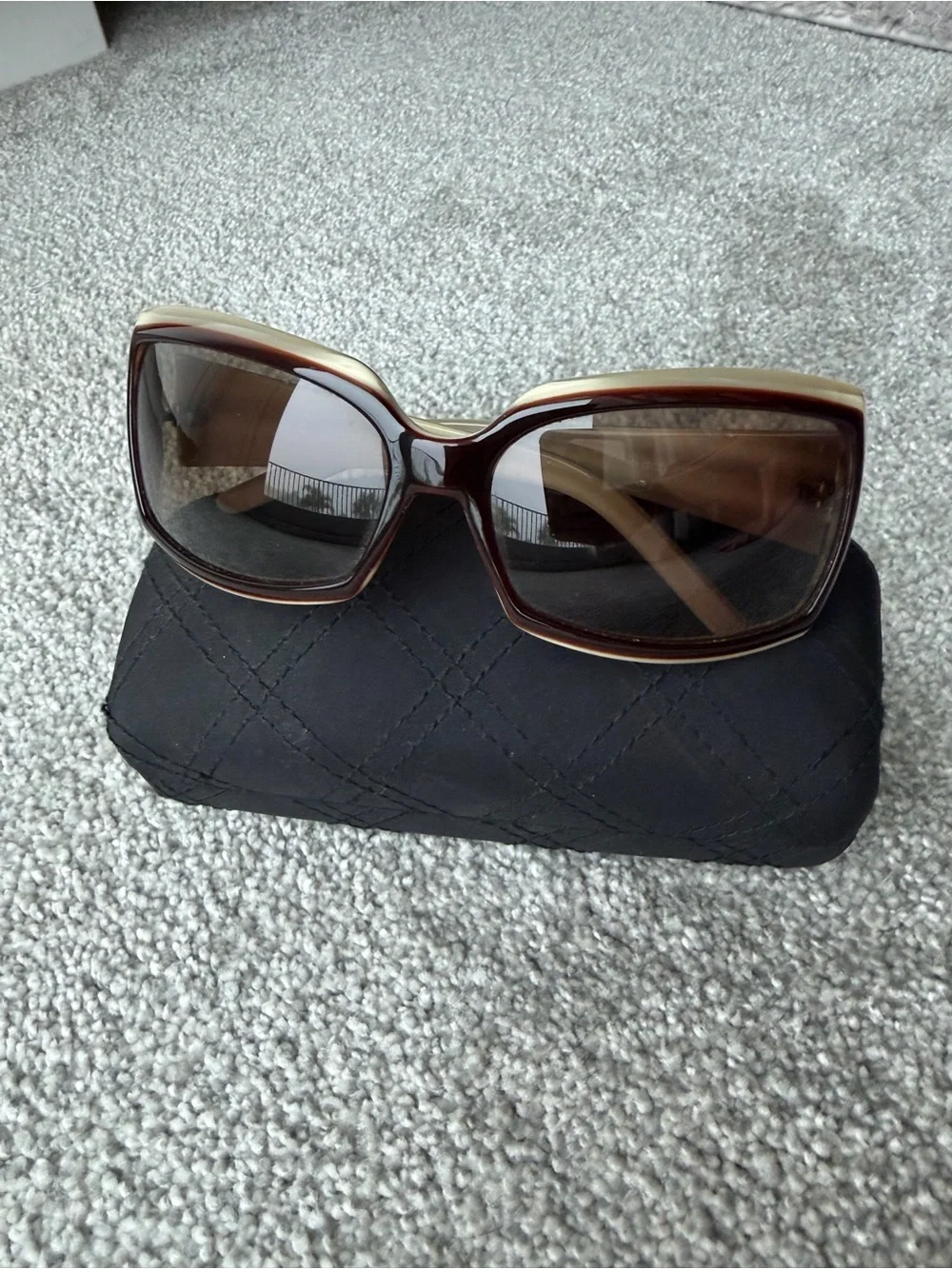 Title: Vera Bradley Oversized Square Sunglasses Brown & Ivory Tortoise, Case